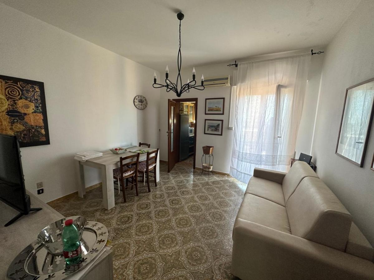 Al 205 Apartment *